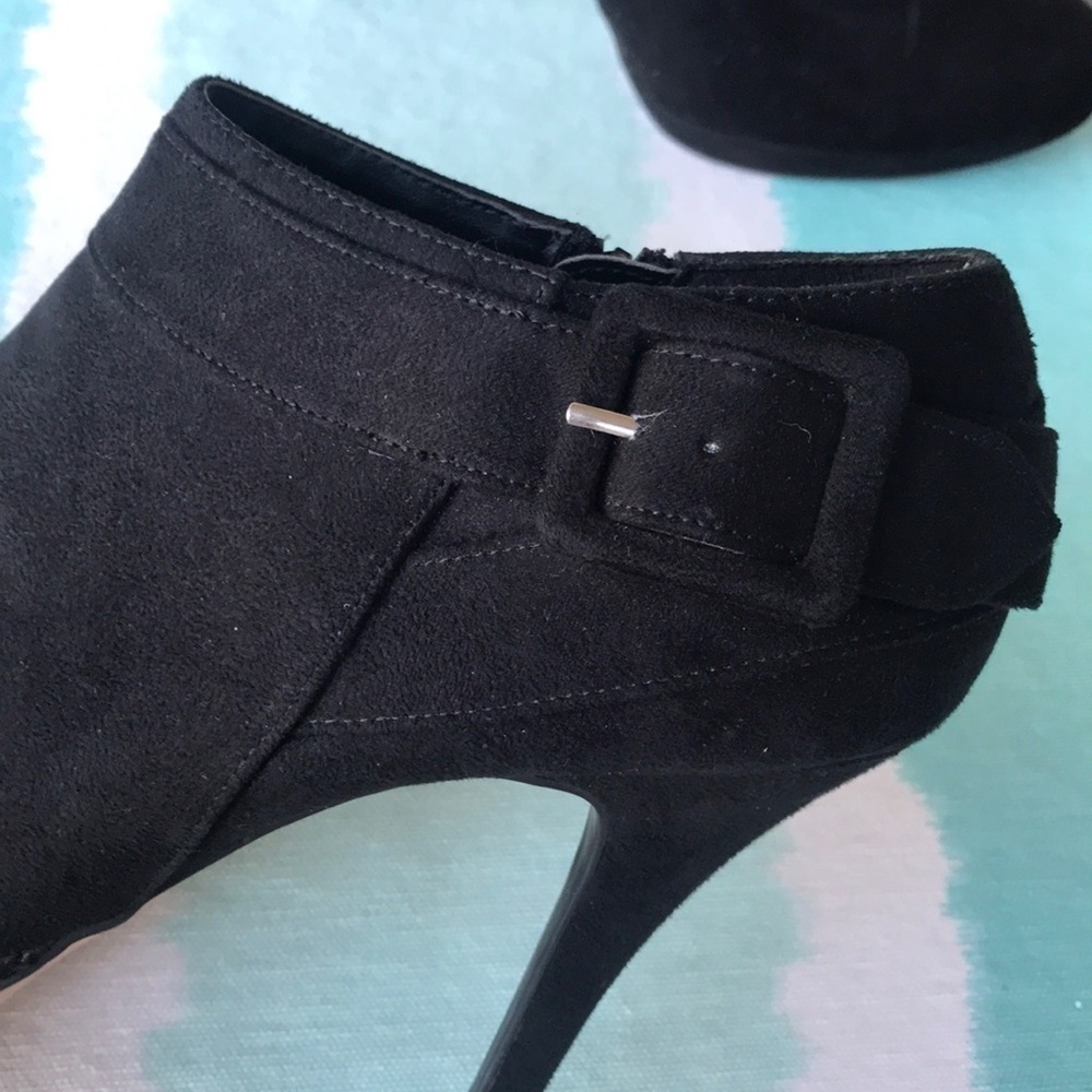 Xappeal Angel Black Suede Ankle Booties Buckle Zip High Heel Size 10 - Picture 5 of 8